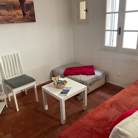 Studio Cosy Dans Le Centre-Ville Historique Л'Іль-сюр-ла-Сорг Екстер'єр фото